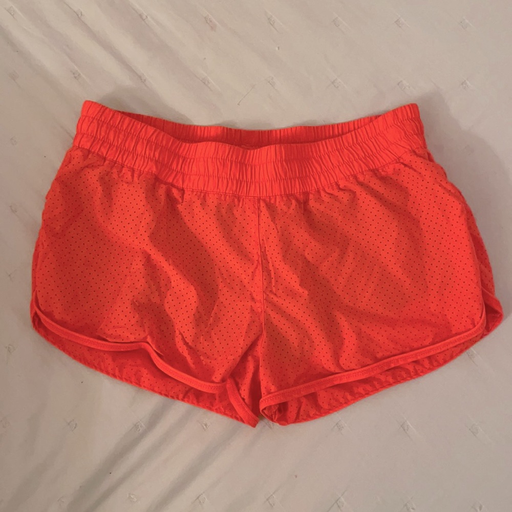 Lorna Jane sz. small orange mesh running shorts